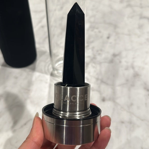 Glacce Crystal Elixir Water Bottle in Obsidian - Picture 3 of 6
